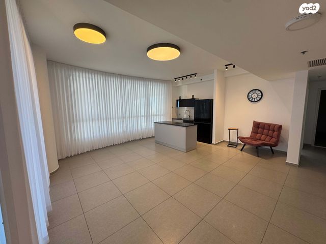 דירה, דרך מנחם בגין 158, מונטיפיורי, הרכבת, תל אביב יפו