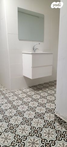 מרתף/ פרטר, הארז 1, אבן גבירול, רחובות