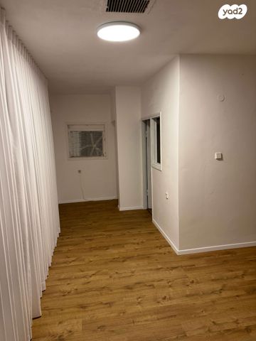 דירה, ז'בוטינסקי 52, אברמוביץ', ראשון לציון