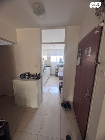 דירה, י.ל. פרץ 1, צור שלום, קרית ביאליק