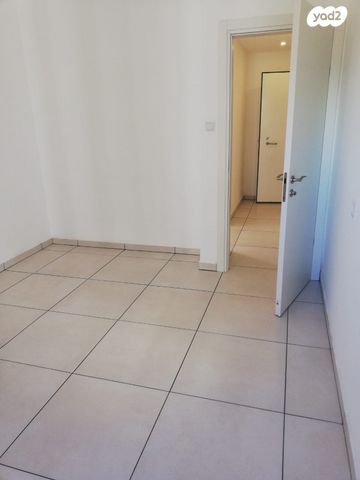 דירה, לאה גולדברג 10, חתני פרס ישראל, באר יעקב