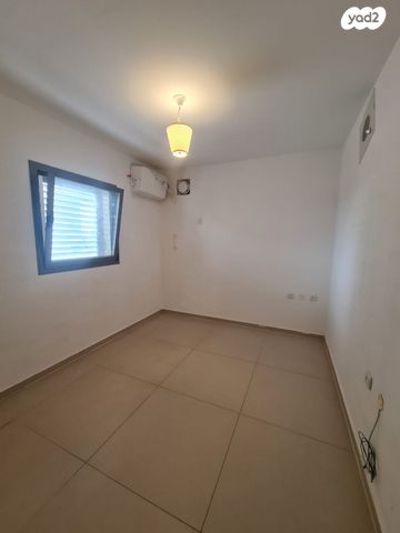 דירה, גפן 64, החורש, חריש