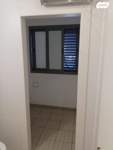 דירה, לאה גולדברג 10, חתני פרס ישראל, באר יעקב