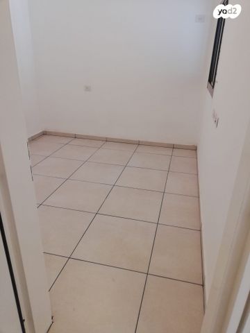 דירה, לאה גולדברג 10, חתני פרס ישראל, באר יעקב