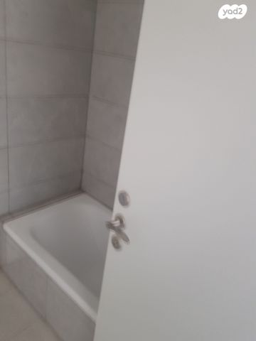 דירה, שרה אהרונסון 12, מורשת, מודיעין מכבים רעות