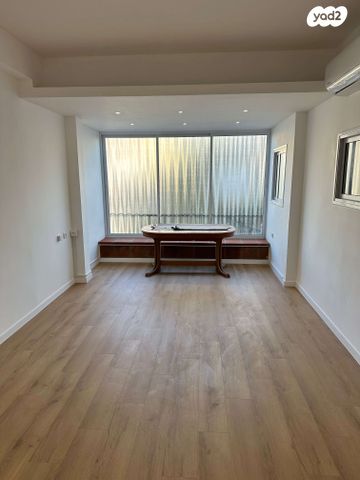 דירה, שדרות ירושלים 80, מרום נווה, רמת יצחק, רמת גן