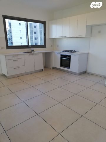 דירה, לאה גולדברג 10, חתני פרס ישראל, באר יעקב