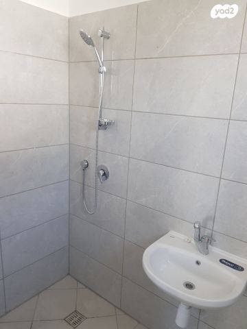 דירה, שרה אהרונסון 12, מורשת, מודיעין מכבים רעות