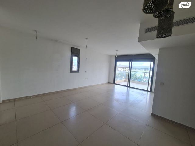 דירה, גפן 64, החורש, חריש