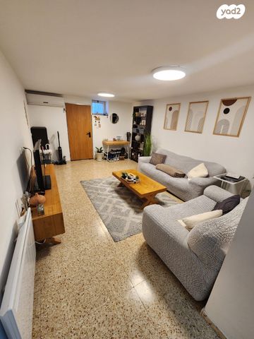 יחידת דיור, שבי ציון 10, שכונה ב', מבשרת ציון