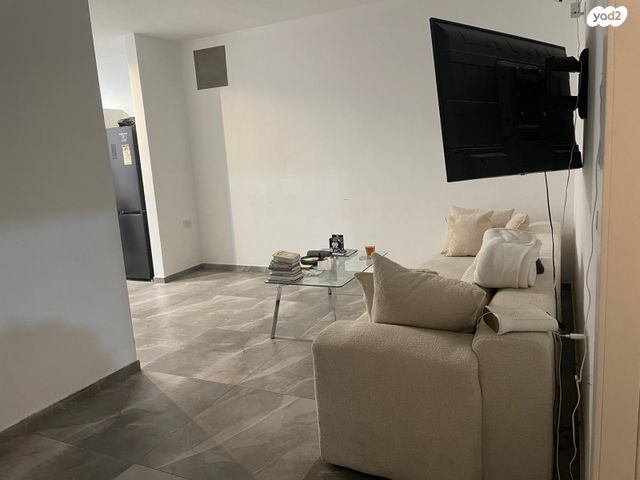 דירה, ירמיהו 11, אג"ש, רמלה