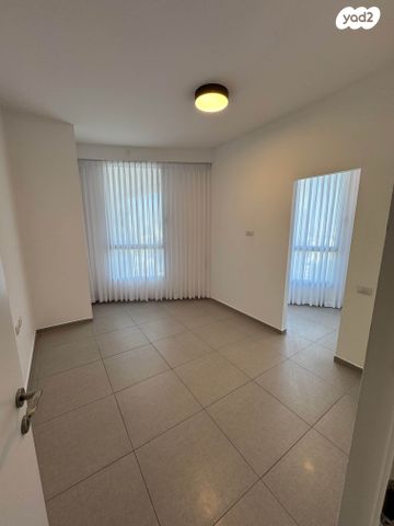 דירה, דרך מנחם בגין 158, מונטיפיורי, הרכבת, תל אביב יפו