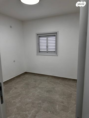 דירה, אסתר המלכה 4, משכנות זבולון, נתניה