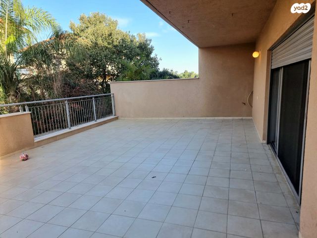 דופלקס, הקרן 13, יובלים, פרדס חנה כרכור