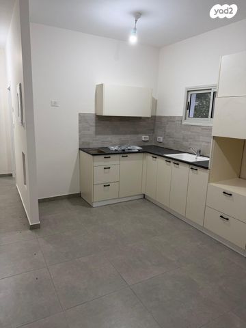 דירת גן, הגדוד העברי 73, רמב"ם, ראשון לציון