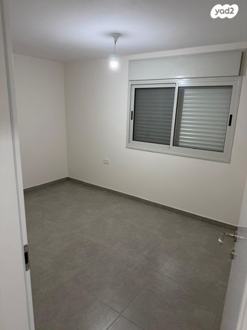 דירת גן, הגדוד העברי 73, רמב"ם, ראשון לציון