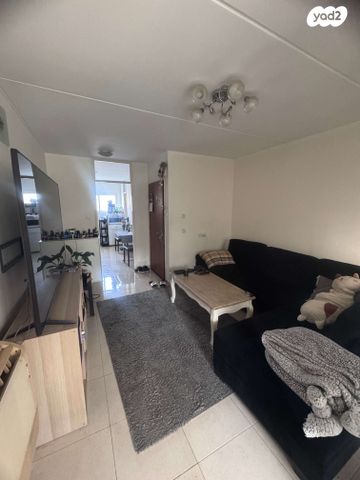 דירה, י.ל. פרץ 1, צור שלום, קרית ביאליק