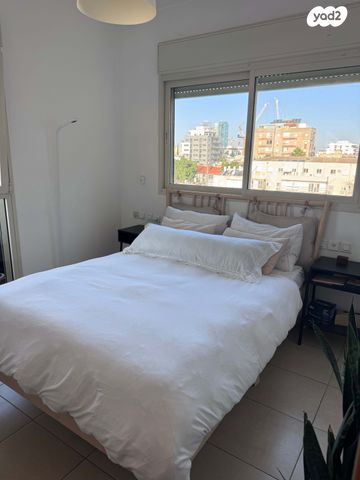 דירה, שדרות הילד 4, שכונת בן גוריון, מרכז העיר ג', רמת גן