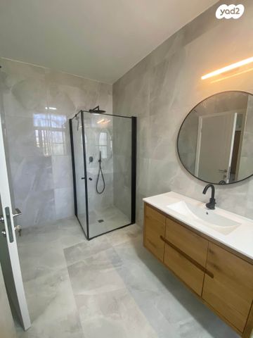 דירה, האצ"ל 18, שיכון ד', קרית שמונה