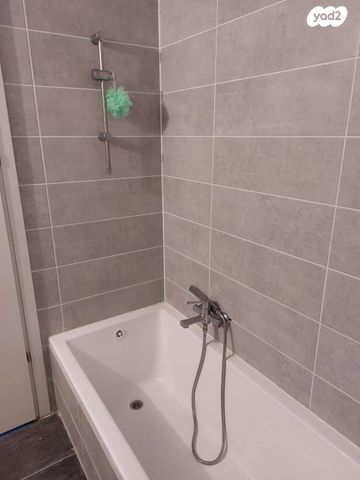 דירה, נרקיס 16, הפרחים, חריש