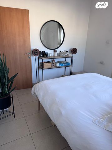 דירה, שדרות הילד 4, שכונת בן גוריון, מרכז העיר ג', רמת גן