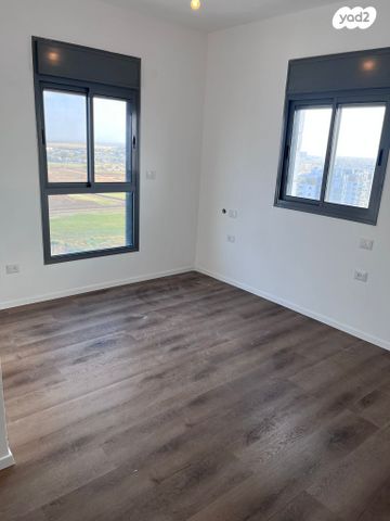 גג/ פנטהאוז, דרך ארץ 6, עיר היין, אשקלון