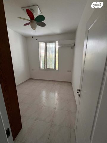 דירה, לוטם 3, שאר העיר, קרית עקרון