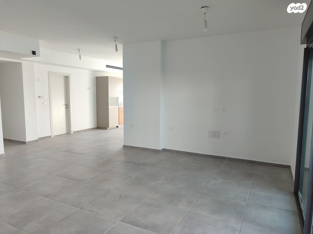 דירת גן, ענת גוב 10, צומת סביון, קרית אונו