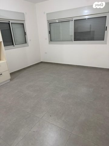 דירת גן, הגדוד העברי 73, רמב"ם, ראשון לציון