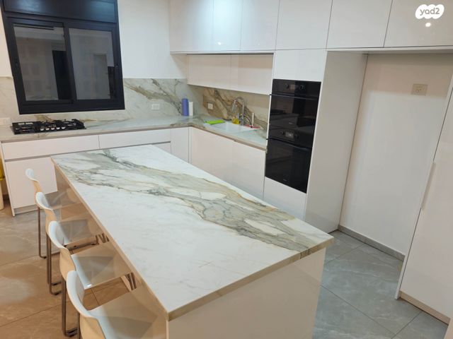 דירה, יונה וולך 14, גרין פארק החדשה, הוד השרון