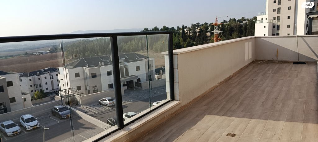 גג/ פנטהאוז, אחד העם 4, שאר העיר, מגדל העמק