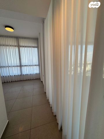 דירה, דרך מנחם בגין 158, מונטיפיורי, הרכבת, תל אביב יפו