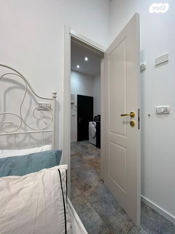 יחידת דיור, חכם שלום 17, מחנה יהודה - לב העיר, ירושלים