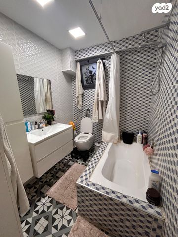 דירה, מעפילי אגוז 92, נווה חן, תל אביב יפו