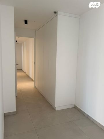 דירה, אמנון ליפקין שחק 1, נוף הטיילת, נתניה