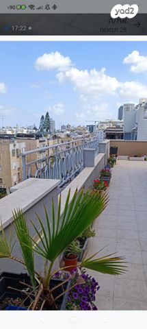 גג/ פנטהאוז, השר משה שפירא 3, נווה רמז, חולון