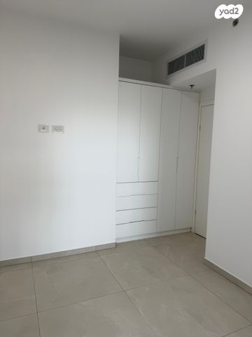 דירה, אמנון ליפקין שחק 1, נוף הטיילת, נתניה