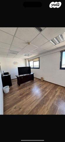 משרדים, הירמוך 9, אזור תעשיה, יבנה