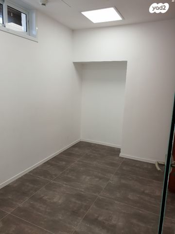 קליניקות, אחוזה 144, נווה דוד רמז, רעננה