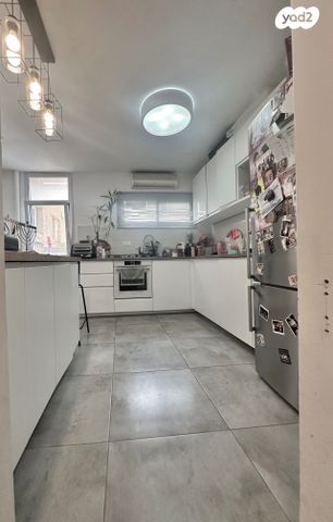 דירה, שדרות גולדה מאיר, נתניה