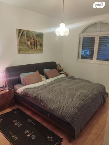 דו משפחתי, הוד השרון