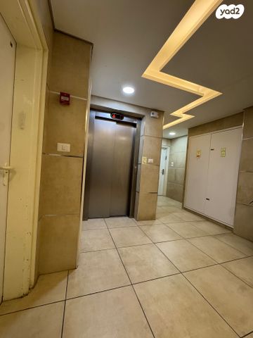 דירה, עמנואל זיסמן, חומת שמואל, הר חומה, ירושלים