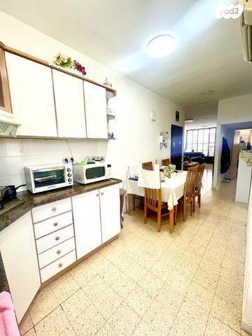 דירה, כצנלסון, ותיקים, בת ים