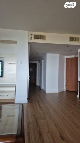 דירה, התאנה, נשר