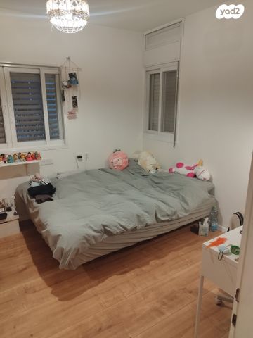 דו משפחתי, הוד השרון