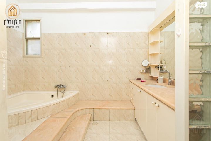 דו משפחתי, שבדיה, חיפה