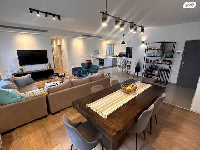 הגוש הגדול, רמת אביב החדשה, נופי ים