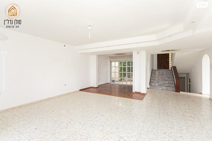 דו משפחתי, שבדיה, חיפה