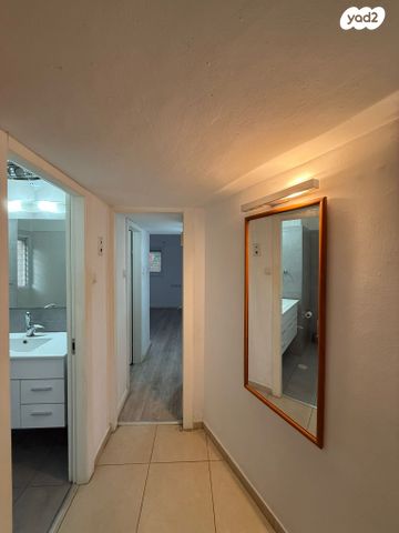 דירה, רעננה