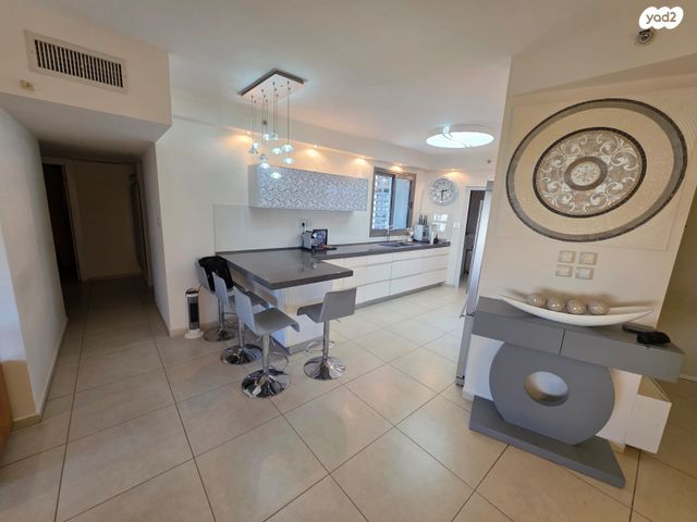 דירה, הנביאים, דרום מערב ותיק, בת ים